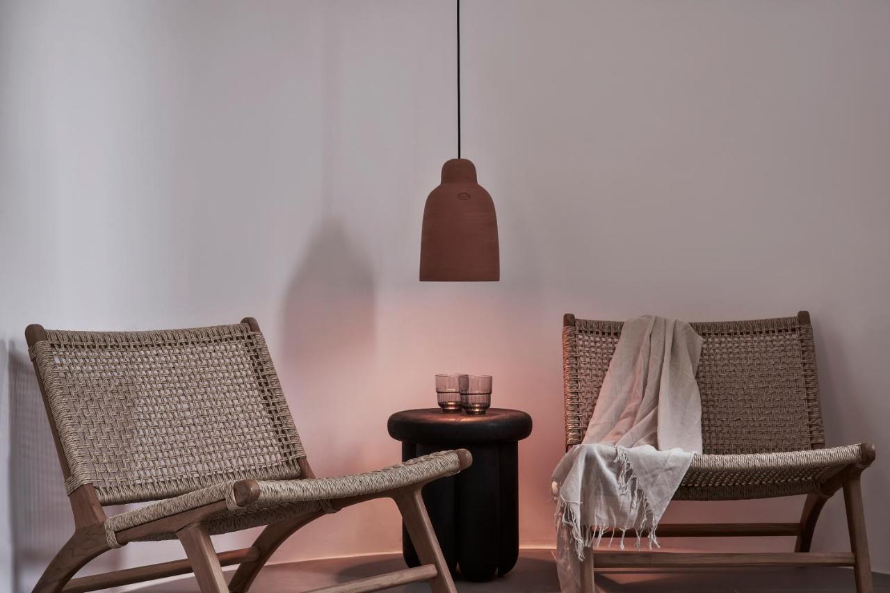 Orama Hotel&Spa Fira  Exteriér fotografie A pendant light