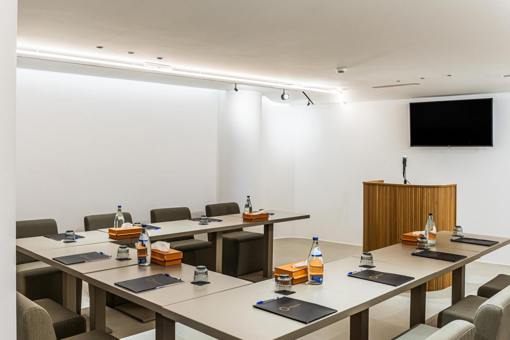 Orama Hotel&Spa Fira  Exteriér fotografie The boardroom at the London Business School